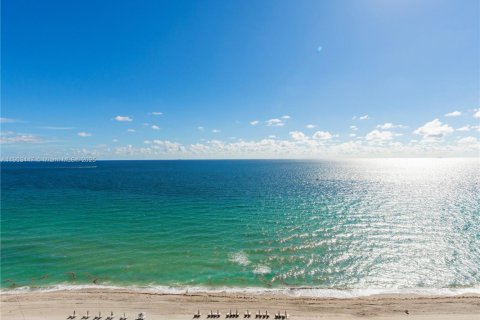 Condo in Sunny Isles Beach, Florida, 4 bedrooms № 2088816 - photo 8