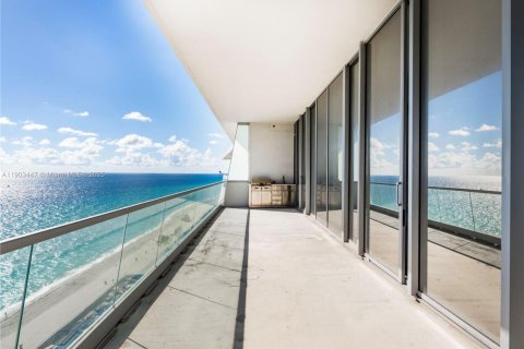 Condo in Sunny Isles Beach, Florida, 4 bedrooms № 2088816 - photo 6