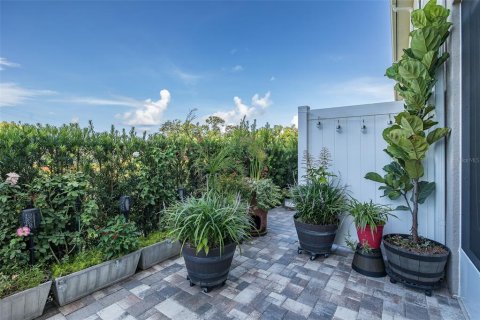 Townhouse in New Port Richey, Florida 2 bedrooms, 140.38 sq.m. № 1876254 - photo 17