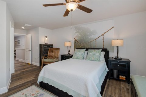 Townhouse in New Port Richey, Florida 2 bedrooms, 140.38 sq.m. № 1876254 - photo 21