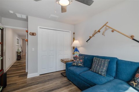 Townhouse in New Port Richey, Florida 2 bedrooms, 140.38 sq.m. № 1876254 - photo 30