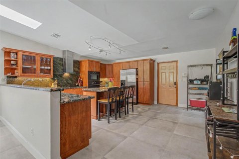 Casa en venta en Miami, Florida, 3 dormitorios, 154.78 m2 № 2272457 - foto 3