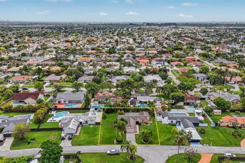 Casa en venta en Miami, Florida, 3 dormitorios, 154.78 m2 № 2272457 - foto 8
