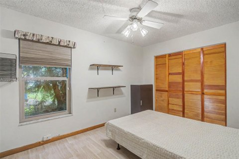 Casa en venta en Miami, Florida, 3 dormitorios, 154.78 m2 № 2272457 - foto 15
