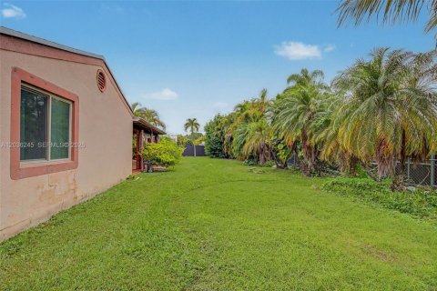 Casa en venta en Miami, Florida, 3 dormitorios, 154.78 m2 № 2272457 - foto 20