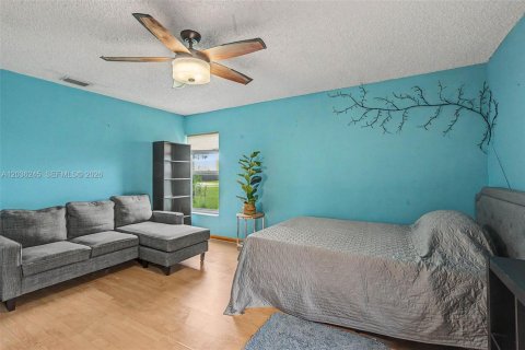 Casa en venta en Miami, Florida, 3 dormitorios, 154.78 m2 № 2272457 - foto 13