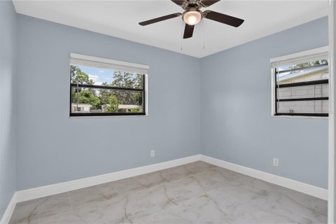 House in Tampa, Florida 4 bedrooms, 117.8 sq.m. № 2157062 - photo 20