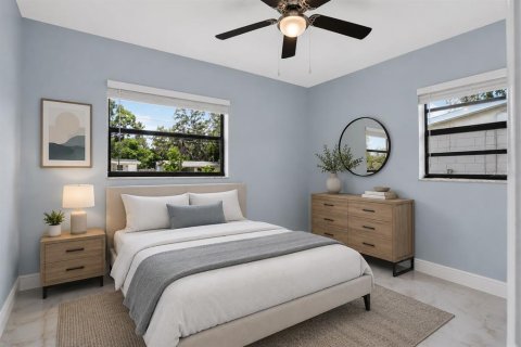 House in Tampa, Florida 4 bedrooms, 117.8 sq.m. № 2157062 - photo 17
