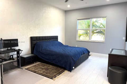 Townhouse in Pembroke Pines, Florida 3 bedrooms, 179.49 sq.m. № 1988438 - photo 25