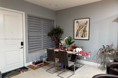 Townhouse in Pembroke Pines, Florida 3 bedrooms, 179.49 sq.m. № 1988438 - photo 5