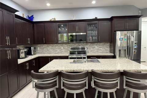 Townhouse in Pembroke Pines, Florida 3 bedrooms, 179.49 sq.m. № 1988438 - photo 10