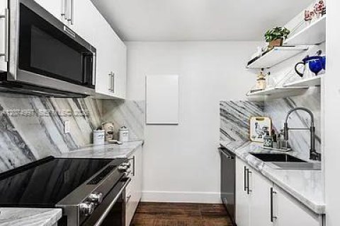 Apartamento en alquiler en Miami Beach, Florida, 1 dormitorio, 68.65 m2 № 2339906 - foto 3