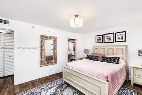 Apartamento en alquiler en Miami Beach, Florida, 1 dormitorio, 68.65 m2 № 2339906 - foto 2