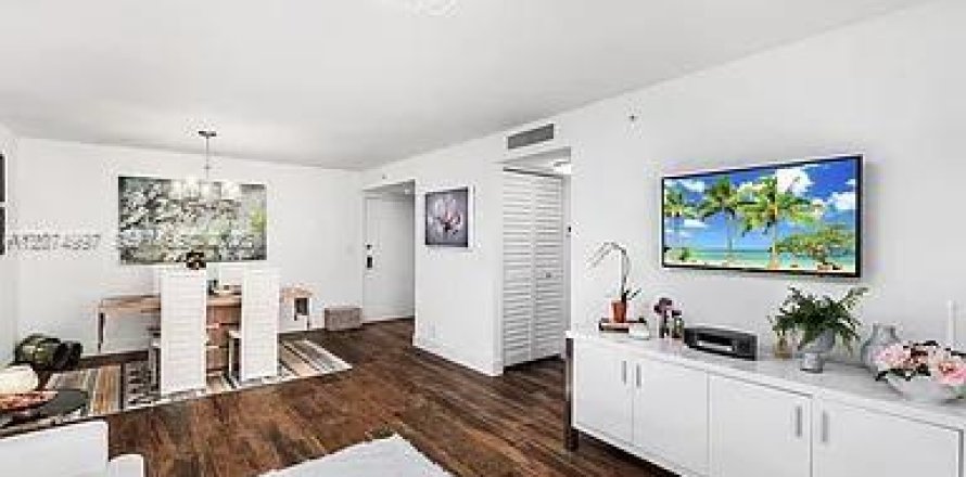 Apartamento en Miami Beach, Florida 1 dormitorio, 68.65 m2 № 2339906