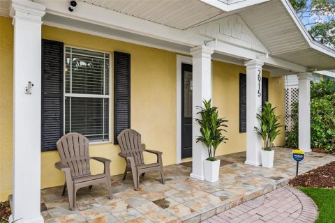House in Tampa, Florida 5 bedrooms, 229.65 sq.m. № 2206924 - photo 7