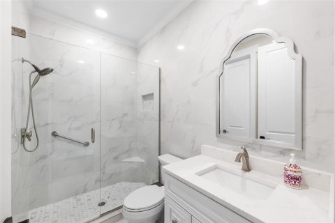 House in Tampa, Florida 5 bedrooms, 229.65 sq.m. № 2206924 - photo 12