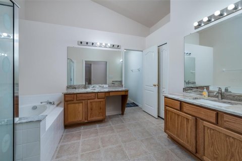 House in Wesley Chapel, Florida 4 bedrooms, 181.72 sq.m. № 1578180 - photo 15