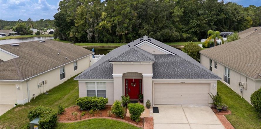 House in Wesley Chapel, Florida 4 bedrooms, 181.72 sq.m. № 1578180