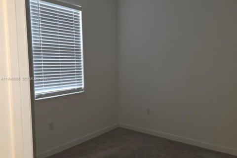 Adosado en venta en Miami, Florida, 3 dormitorios, 133.5 m2 № 2004690 - foto 11