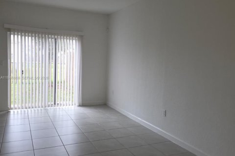 Adosado en venta en Miami, Florida, 3 dormitorios, 133.5 m2 № 2004690 - foto 8