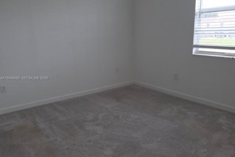 Adosado en venta en Miami, Florida, 3 dormitorios, 133.5 m2 № 2004690 - foto 13