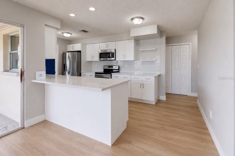 Casa en alquiler en Cape Coral, Florida, 4 dormitorios, 155.52 m2 № 2094759 - foto 8