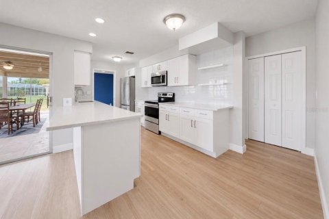 Casa en alquiler en Cape Coral, Florida, 4 dormitorios, 155.52 m2 № 2094759 - foto 9