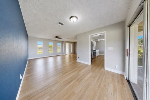 Casa en alquiler en Cape Coral, Florida, 4 dormitorios, 155.52 m2 № 2094759 - foto 16