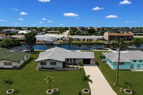 Casa en alquiler en Cape Coral, Florida, 4 dormitorios, 155.52 m2 № 2094759 - foto 2