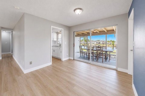 Casa en alquiler en Cape Coral, Florida, 4 dormitorios, 155.52 m2 № 2094759 - foto 21