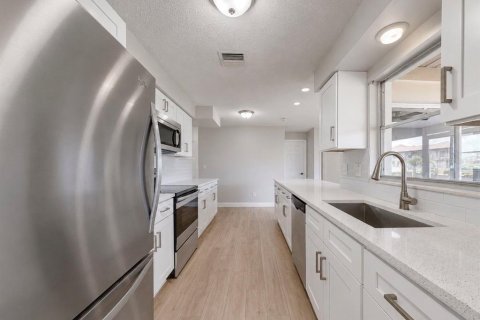 Casa en alquiler en Cape Coral, Florida, 4 dormitorios, 155.52 m2 № 2094759 - foto 7