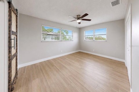 Casa en alquiler en Cape Coral, Florida, 4 dormitorios, 155.52 m2 № 2094759 - foto 23