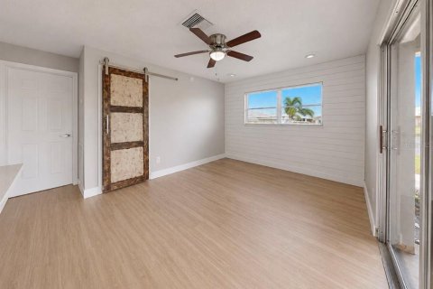 Casa en alquiler en Cape Coral, Florida, 4 dormitorios, 155.52 m2 № 2094759 - foto 13
