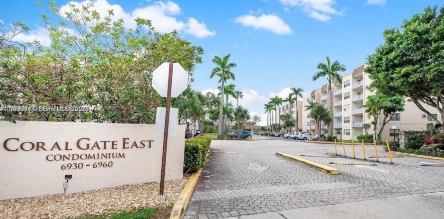 Apartment in Hialeah, Florida 1 bedroom, 80.82 sq.m. № 2060777