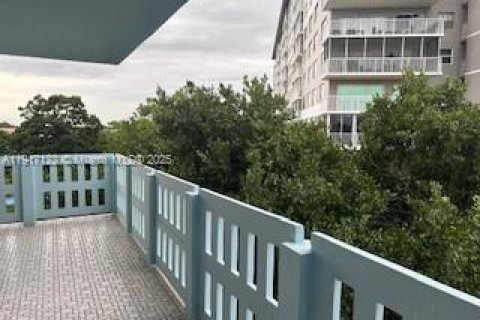 Condominio en Hollywood, Florida, 2 dormitorios № 1974451