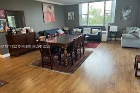 Condominio en venta en Hollywood, Florida, 2 dormitorios, 124.86 m2 № 1974451 - foto 12