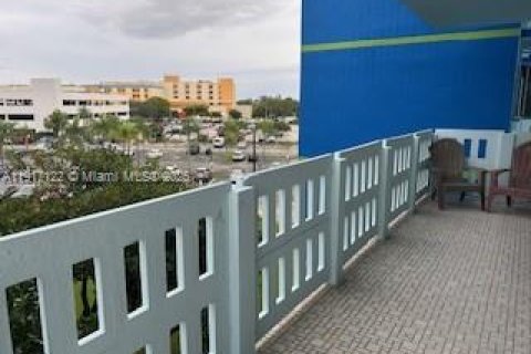 Condominio en venta en Hollywood, Florida, 2 dormitorios, 124.86 m2 № 1974451 - foto 2