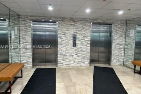 Condominio en venta en Hollywood, Florida, 2 dormitorios, 124.86 m2 № 1974451 - foto 5