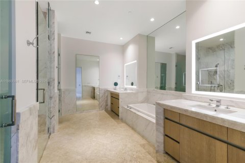 Copropriété à vendre à Miami, Floride: 4 chambres, 235.23 m2 № 2057072 - photo 15