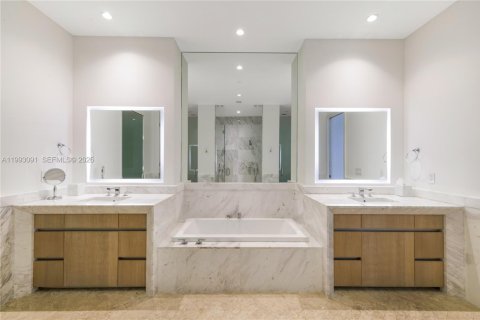 Copropriété à vendre à Miami, Floride: 4 chambres, 235.23 m2 № 2057072 - photo 14