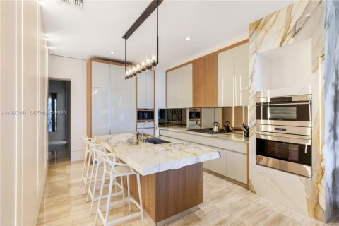 Copropriété à vendre à Miami, Floride: 4 chambres, 235.23 m2 № 2057072 - photo 8