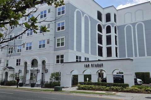 Condo in Orlando, Florida, 2 bedrooms  № 1751481 - photo 1