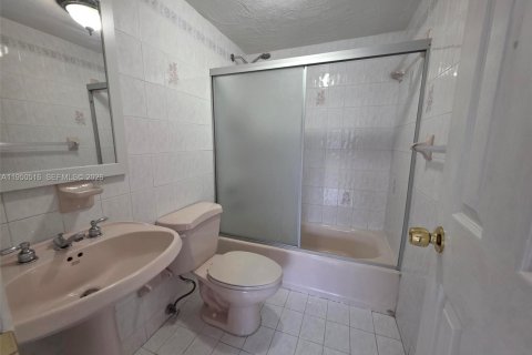 Купить кондоминиум в Майами, Флорида 2 спальни, 81.94м2, № 2005956 - фото 9