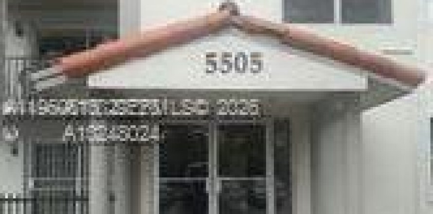 Кондоминиум с 2 спальнями в Майами, Флорида № 2005956