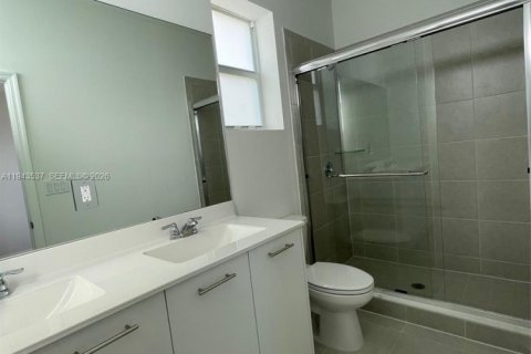 House in Miami, Florida 3 bedrooms, 123.37 sq.m. № 2152791 - photo 13