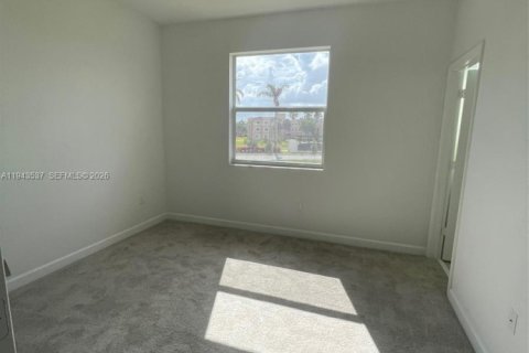 House in Miami, Florida 3 bedrooms, 123.37 sq.m. № 2152791 - photo 11