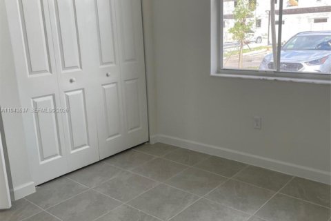 House in Miami, Florida 3 bedrooms, 123.37 sq.m. № 2152791 - photo 9