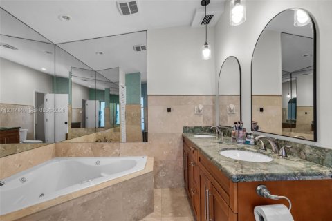 Casa en venta en Fort Lauderdale, Florida, 4 dormitorios, 180.51 m2 № 2076569 - foto 22
