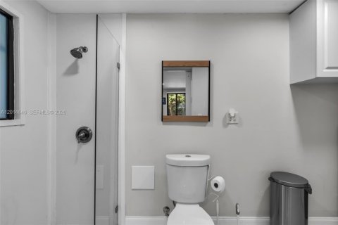 Casa en venta en Fort Lauderdale, Florida, 4 dormitorios, 180.51 m2 № 2076569 - foto 28