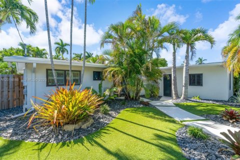 Casa en venta en Fort Lauderdale, Florida, 4 dormitorios, 180.51 m2 № 2076569 - foto 4